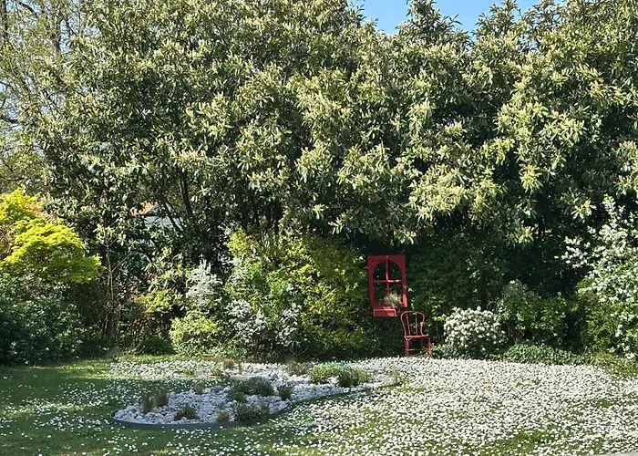 לינה וארוחת בוקר Le Clos De La Hourserie