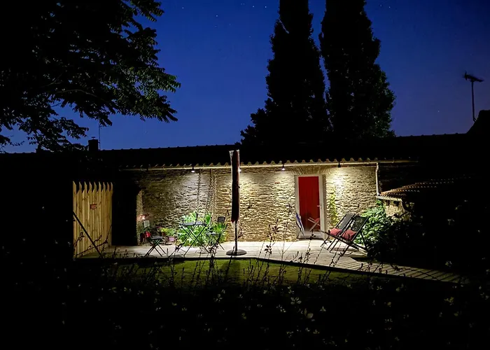 לינה וארוחת בוקר Le Clos De La Hourserie פורניק