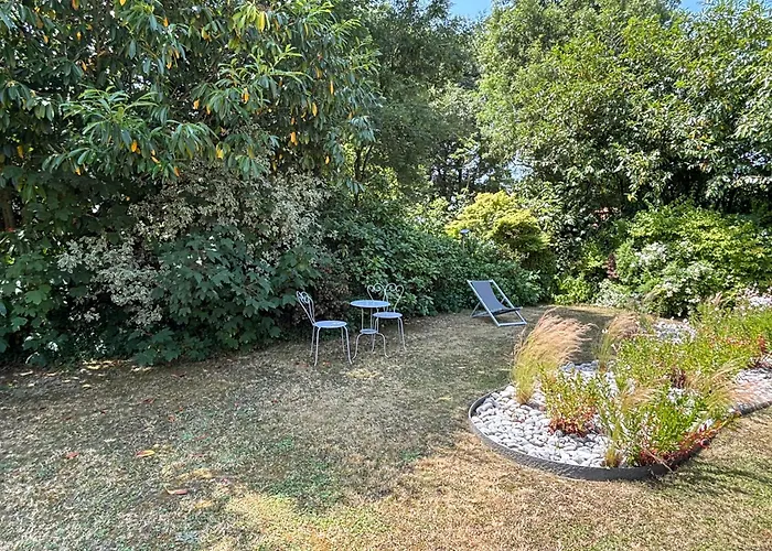 לינה וארוחת בוקר Le Clos De La Hourserie 4*