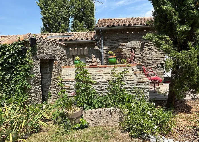 Le Clos De La Hourserie לינה וארוחת בוקר 4*