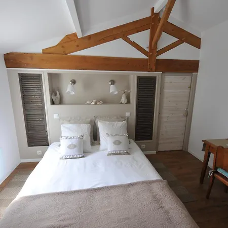 Le Clos De La Hourserie Bed & Breakfast Pornic