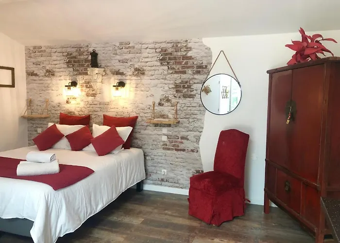 Le Clos De La Hourserie Couette-café 4*